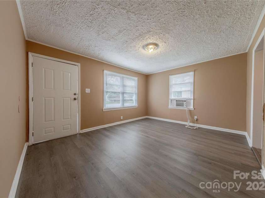 329 Arnold Street, Rock Hill, SC 29730.  MLS# CAR4281210, YatesRealty ID 31274. 