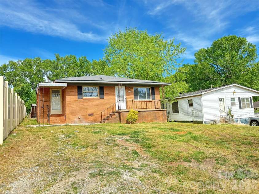 1320 Kenly Street, Salisbury, NC 28144.  MLS# CAR4395295, YatesRealty ID 31275. 