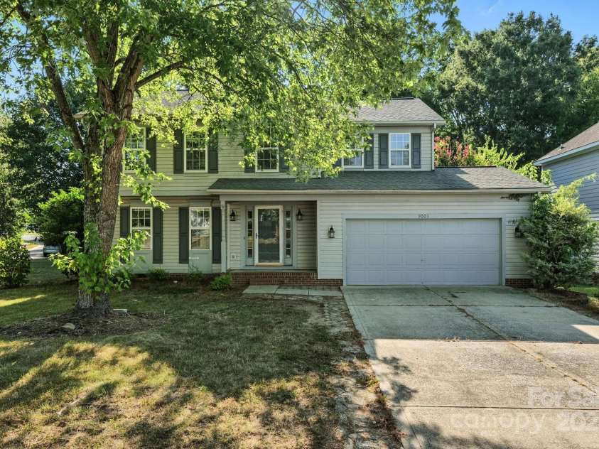 9003 Steelechase Drive, Charlotte, NC 28273.  MLS# CAR4288220, YatesRealty ID 31275. Welcome Home!