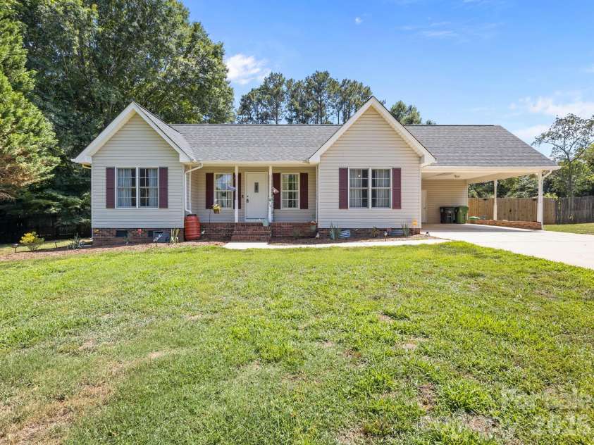 114 Toney Street, Shelby, NC 28152.  MLS# CAR4392803, YatesRealty ID 31276. 