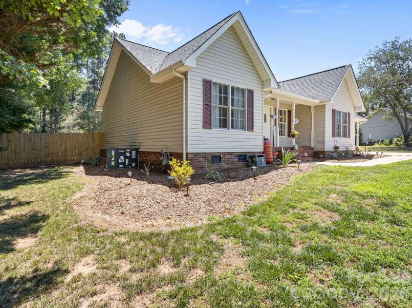 114 Toney Street, Shelby, NC 28152.  MLS# CAR4392803, YatesRealty ID 31276. 