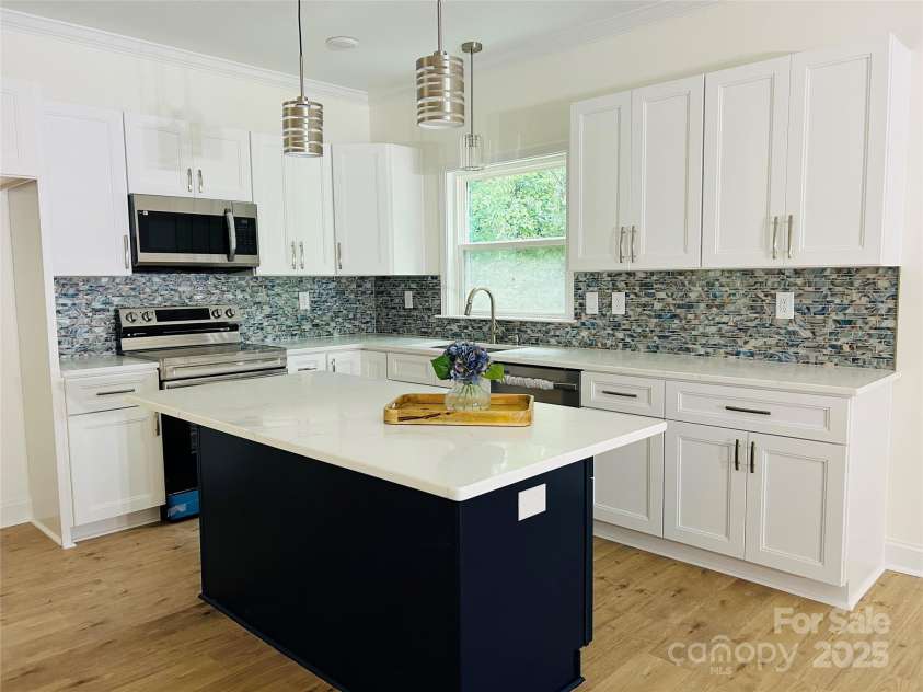 13715 Circle Drive, Charlotte, NC 28262.  MLS# CAR4282212, YatesRealty ID 31277. 