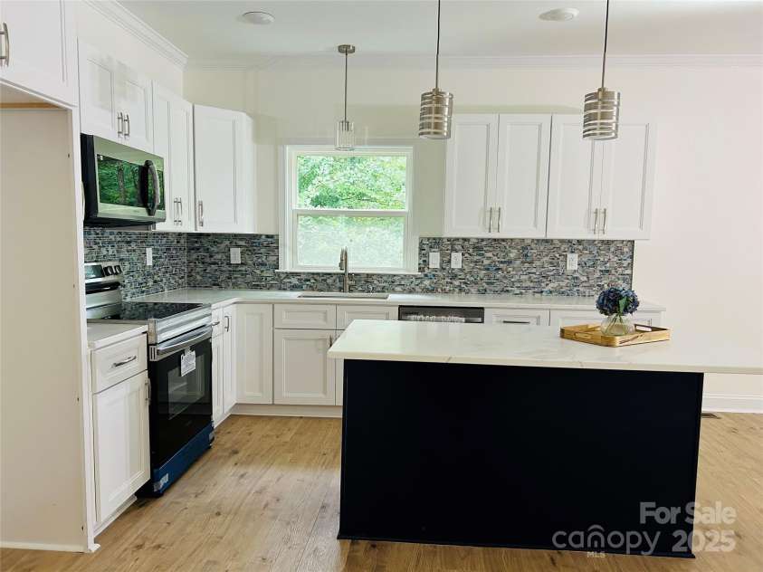 13715 Circle Drive, Charlotte, NC 28262.  MLS# CAR4282212, YatesRealty ID 31277. 