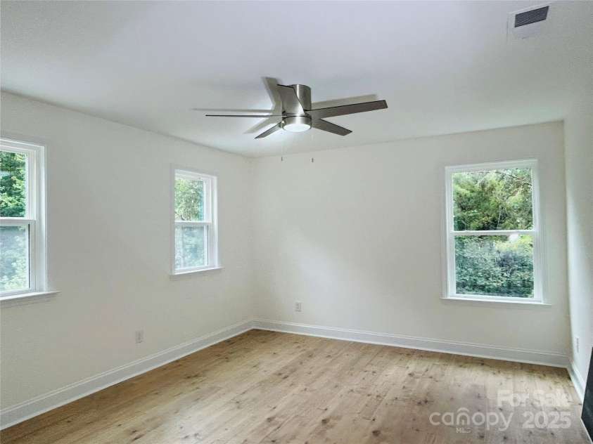 13715 Circle Drive, Charlotte, NC 28262.  MLS# CAR4282212, YatesRealty ID 31277. 