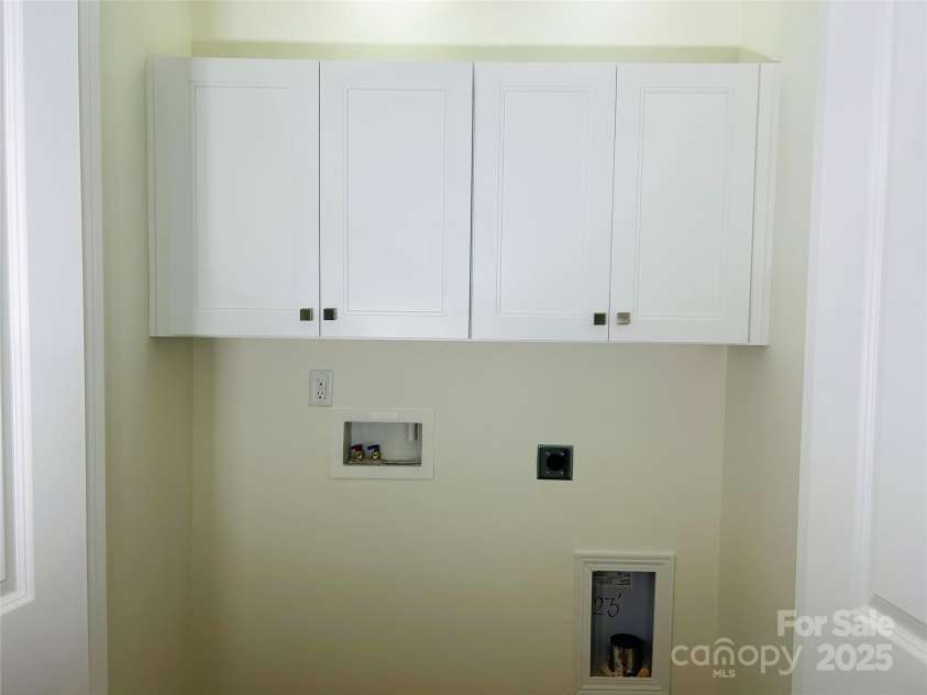 13715 Circle Drive, Charlotte, NC 28262.  MLS# CAR4282212, YatesRealty ID 31277. 