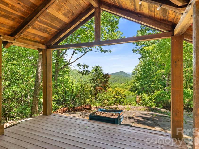 350 Winding Ridge Road, Black Mountain, NC 28711.  MLS# CAR4391914, YatesRealty ID 31277. 