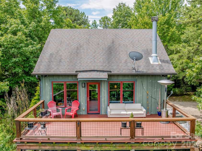 350 Winding Ridge Road, Black Mountain, NC 28711.  MLS# CAR4391914, YatesRealty ID 31277. Back deck