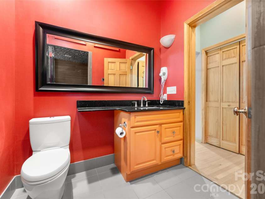 350 Winding Ridge Road, Black Mountain, NC 28711.  MLS# CAR4391914, YatesRealty ID 31277. Downstairs primary bath