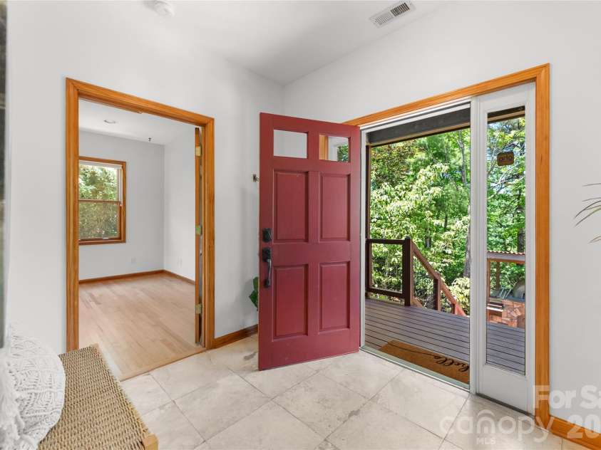 350 Winding Ridge Road, Black Mountain, NC 28711.  MLS# CAR4391914, YatesRealty ID 31277. Entry