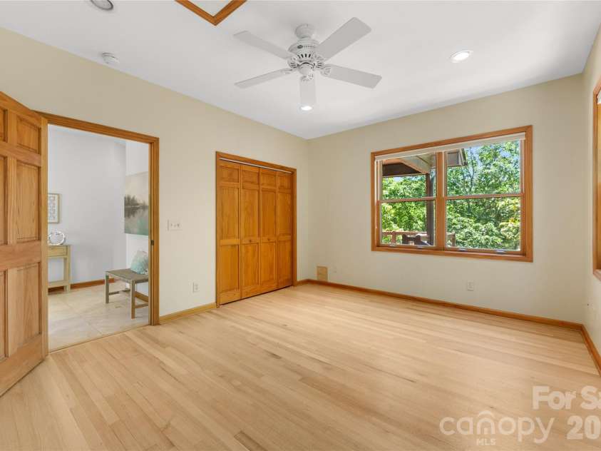 350 Winding Ridge Road, Black Mountain, NC 28711.  MLS# CAR4391914, YatesRealty ID 31277. Flex room