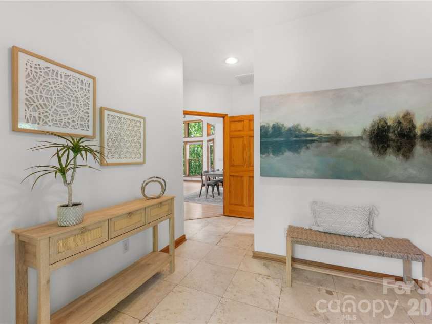 350 Winding Ridge Road, Black Mountain, NC 28711.  MLS# CAR4391914, YatesRealty ID 31277. Foyer