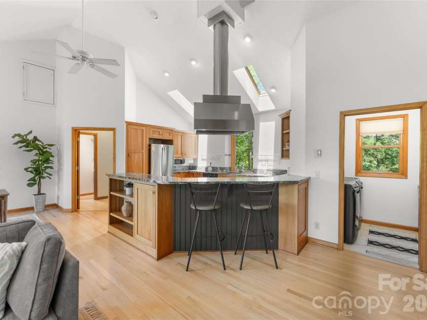 350 Winding Ridge Road, Black Mountain, NC 28711.  MLS# CAR4391914, YatesRealty ID 31277. Kitchen