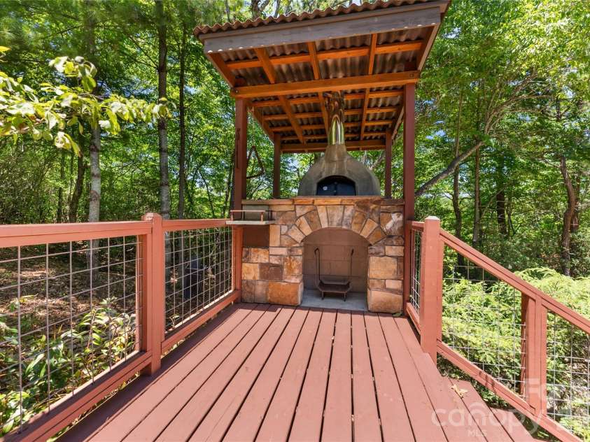 350 Winding Ridge Road, Black Mountain, NC 28711.  MLS# CAR4391914, YatesRealty ID 31277. Main house pizza oven