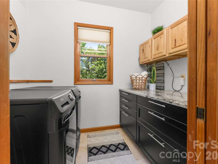 350 Winding Ridge Road, Black Mountain, NC 28711.  MLS# CAR4391914, YatesRealty ID 31277. Main level laundry