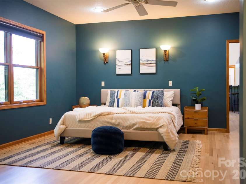 350 Winding Ridge Road, Black Mountain, NC 28711.  MLS# CAR4391914, YatesRealty ID 31277. Upstairs primary suite