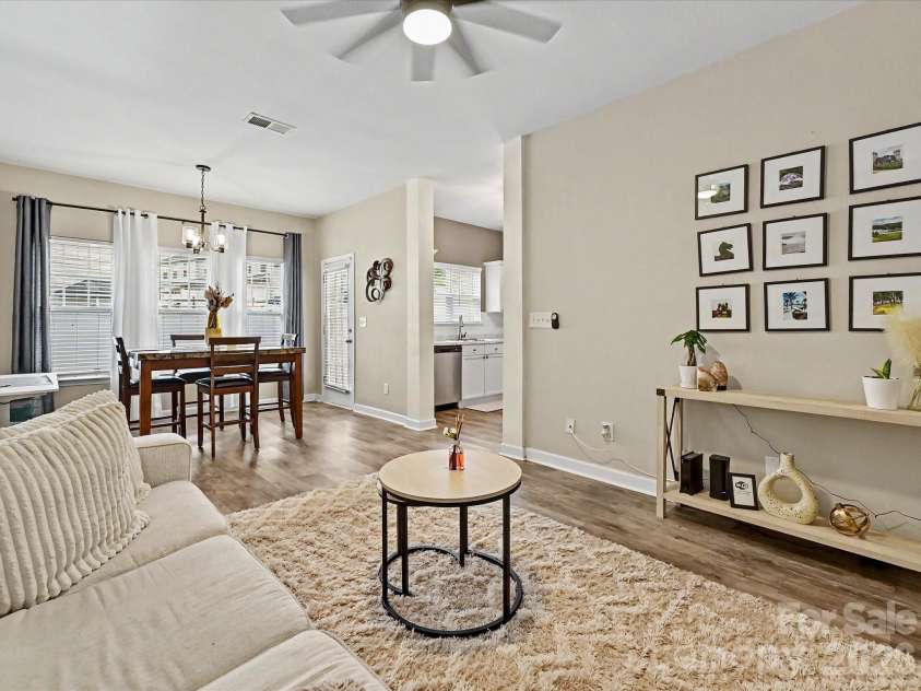 334 Bridal Veil Drive, Charlotte, NC 28217.  MLS# CAR4385811, YatesRealty ID 31278. 