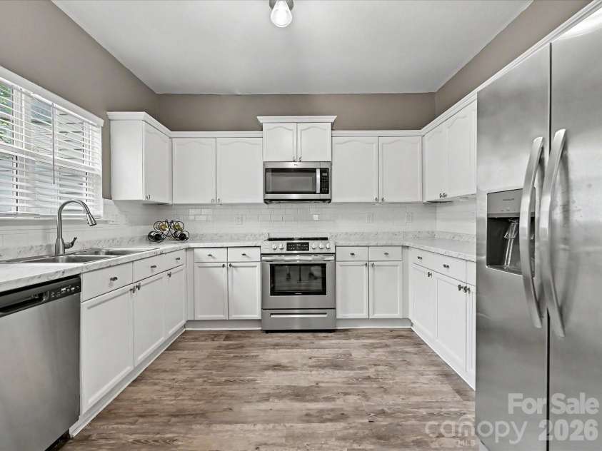 334 Bridal Veil Drive, Charlotte, NC 28217.  MLS# CAR4385811, YatesRealty ID 31278. 