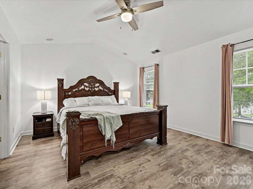 334 Bridal Veil Drive, Charlotte, NC 28217.  MLS# CAR4385811, YatesRealty ID 31278. 