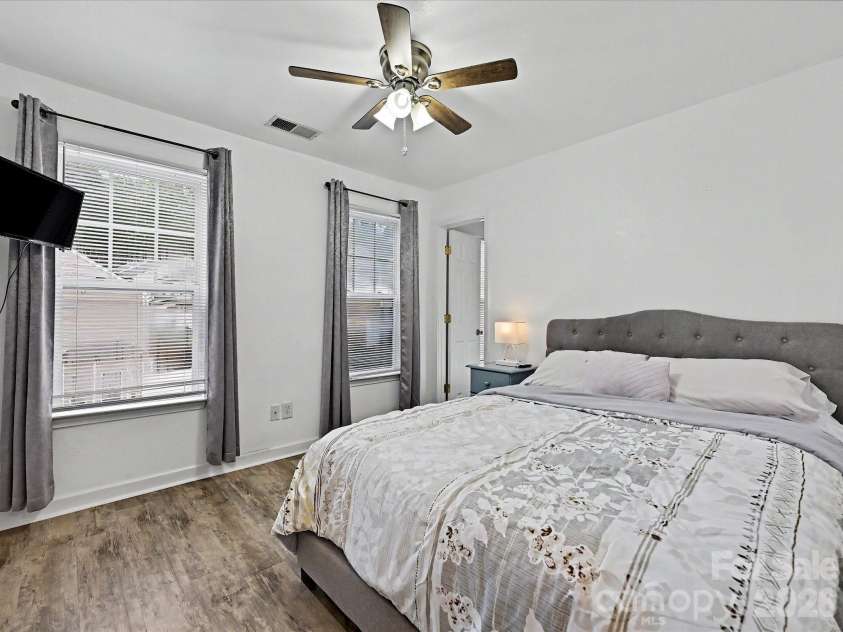 334 Bridal Veil Drive, Charlotte, NC 28217.  MLS# CAR4385811, YatesRealty ID 31278. 