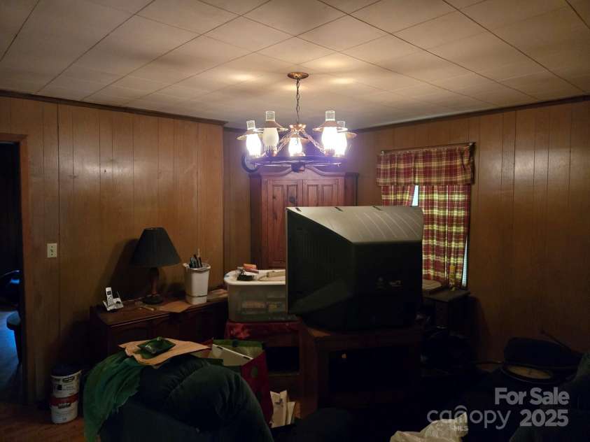 511 Trade Street, Dallas, NC 28034.  MLS# CAR4288610, YatesRealty ID 31278. 