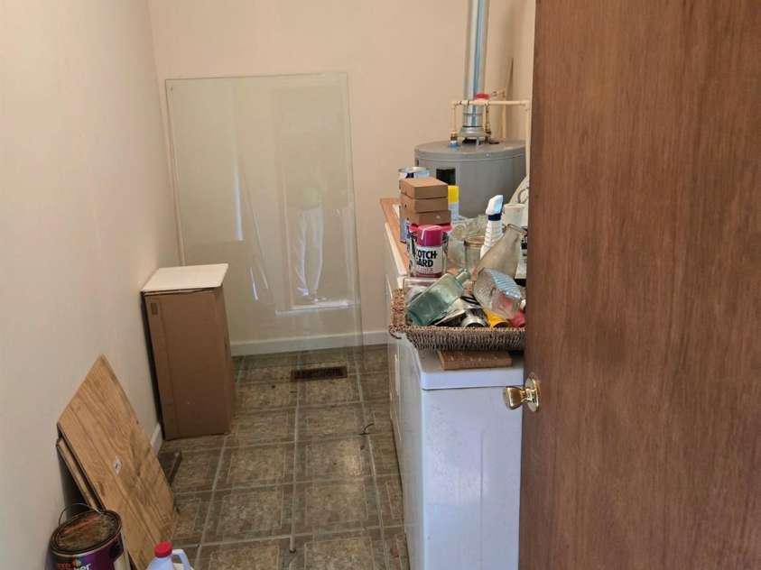 511 Trade Street, Dallas, NC 28034.  MLS# CAR4288610, YatesRealty ID 31278. 