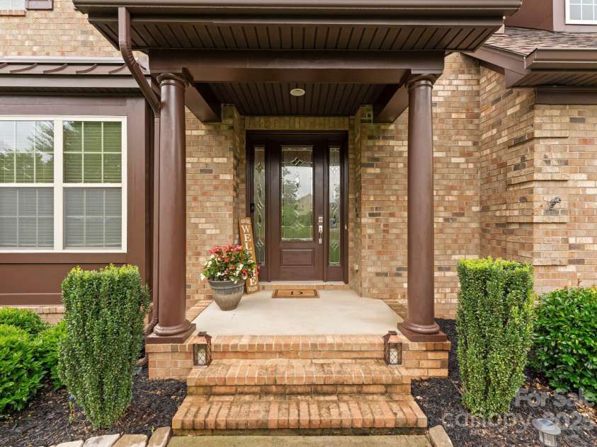 912 Oleander Lane, Waxhaw, NC 28173.  MLS# CAR4290027, YatesRealty ID 31279. Generous Covered Front Porch