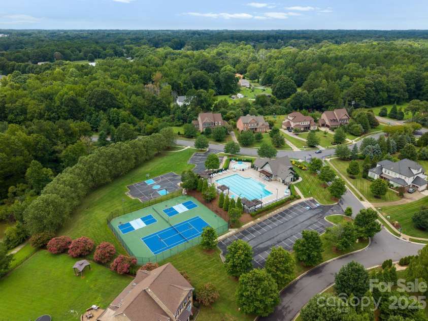 912 Oleander Lane, Waxhaw, NC 28173.  MLS# CAR4290027, YatesRealty ID 31279. Just Steps from Neighborhood Amenities