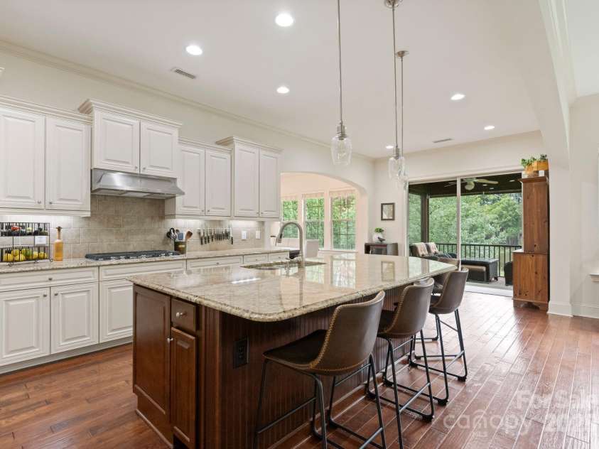 912 Oleander Lane, Waxhaw, NC 28173.  MLS# CAR4290027, YatesRealty ID 31279. Oversized Kitchen Island