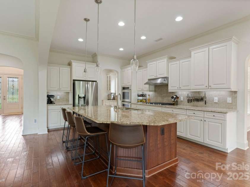 912 Oleander Lane, Waxhaw, NC 28173.  MLS# CAR4290027, YatesRealty ID 31279. Perfect for Entertaining