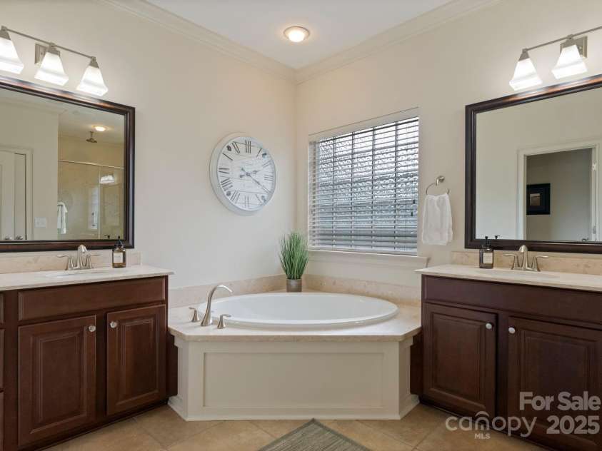 912 Oleander Lane, Waxhaw, NC 28173.  MLS# CAR4290027, YatesRealty ID 31279. Primary Bathroom Upstairs