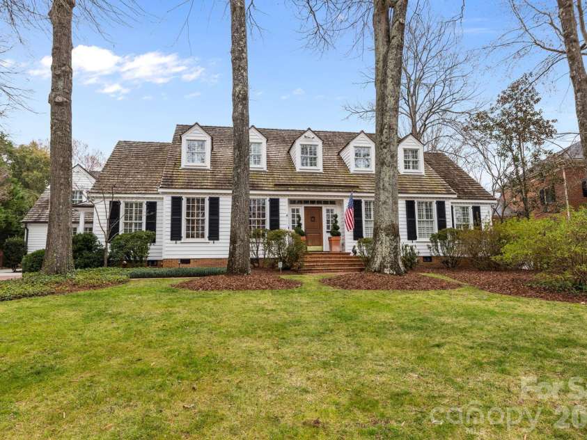 1219 Scotland Avenue, Charlotte, NC 28207.  MLS# CAR4352596, YatesRealty ID 3128. 