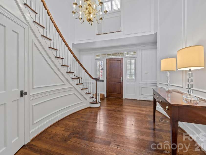 1219 Scotland Avenue, Charlotte, NC 28207.  MLS# CAR4352596, YatesRealty ID 3128. 