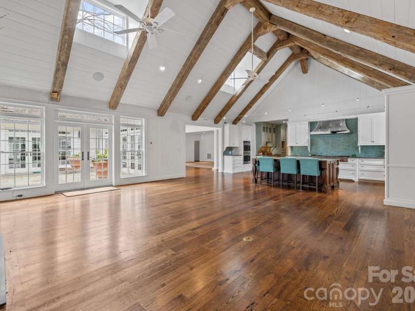 1219 Scotland Avenue, Charlotte, NC 28207.  MLS# CAR4352596, YatesRealty ID 3128. 