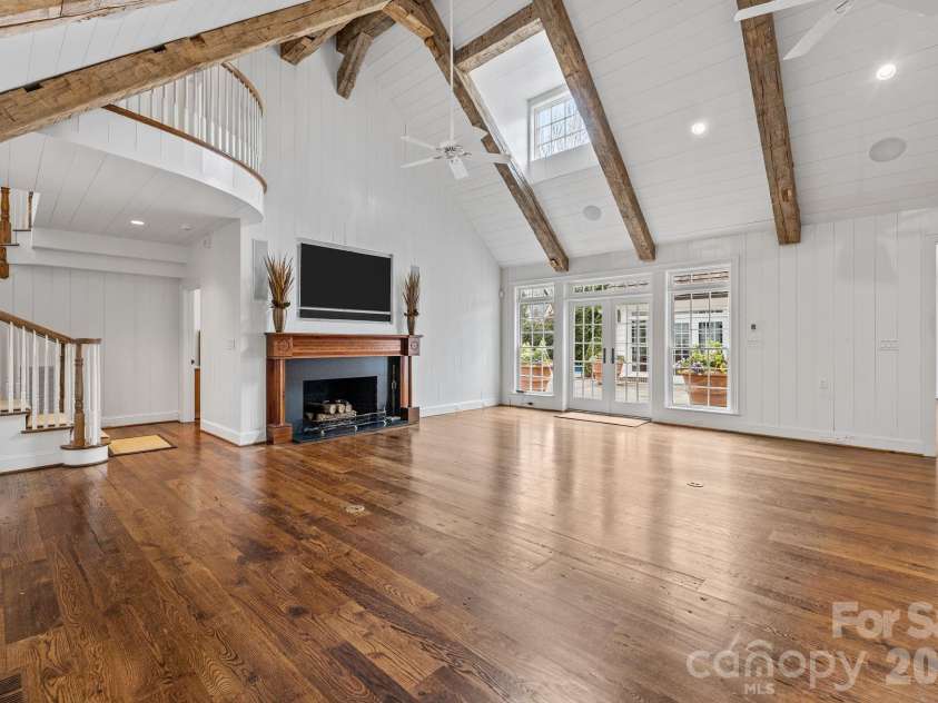 1219 Scotland Avenue, Charlotte, NC 28207.  MLS# CAR4352596, YatesRealty ID 3128. 
