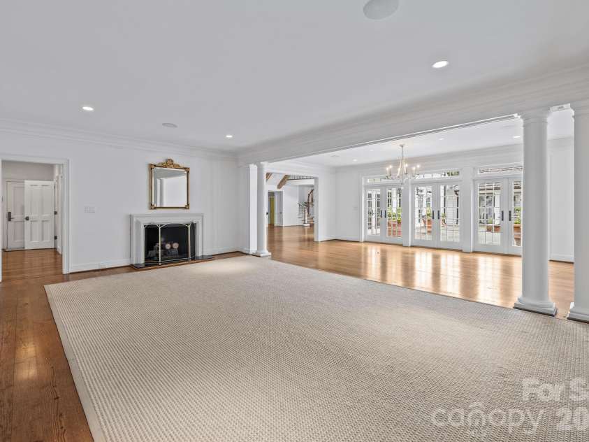 1219 Scotland Avenue, Charlotte, NC 28207.  MLS# CAR4352596, YatesRealty ID 3128. 