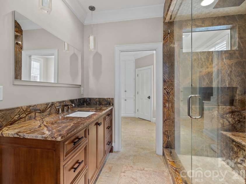 1219 Scotland Avenue, Charlotte, NC 28207.  MLS# CAR4352596, YatesRealty ID 3128. 