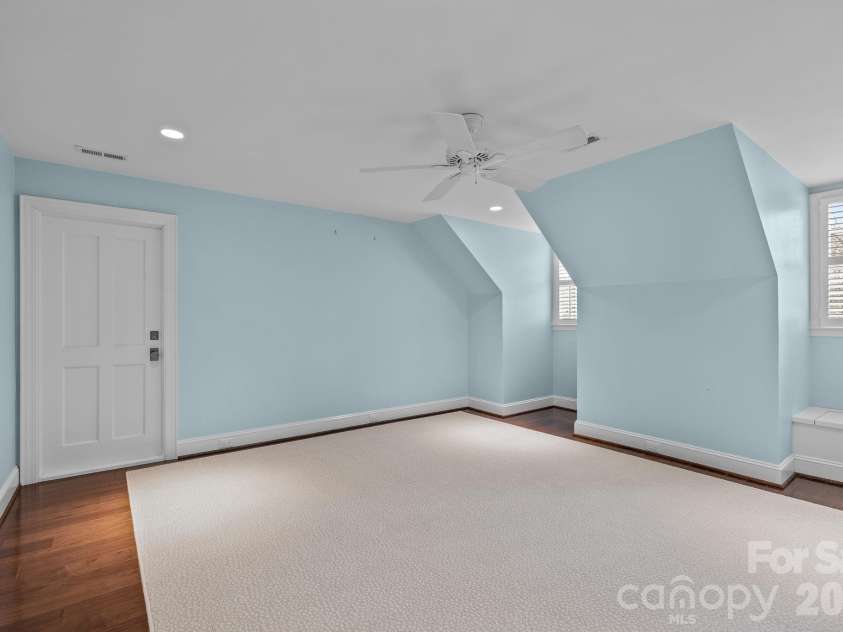 1219 Scotland Avenue, Charlotte, NC 28207.  MLS# CAR4352596, YatesRealty ID 3128. 