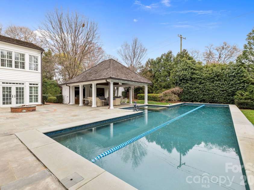 1219 Scotland Avenue, Charlotte, NC 28207.  MLS# CAR4352596, YatesRealty ID 3128. 