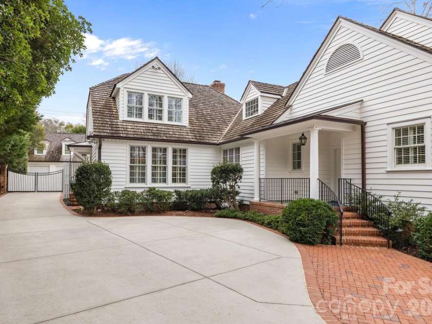 1219 Scotland Avenue, Charlotte, NC 28207.  MLS# CAR4352596, YatesRealty ID 3128. 