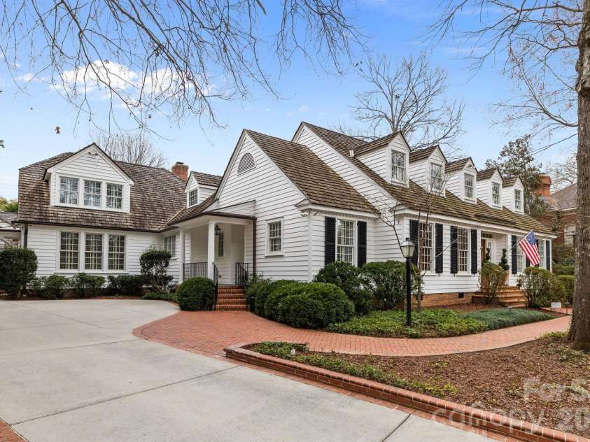 1219 Scotland Avenue, Charlotte, NC 28207.  MLS# CAR4352596, YatesRealty ID 3128. 