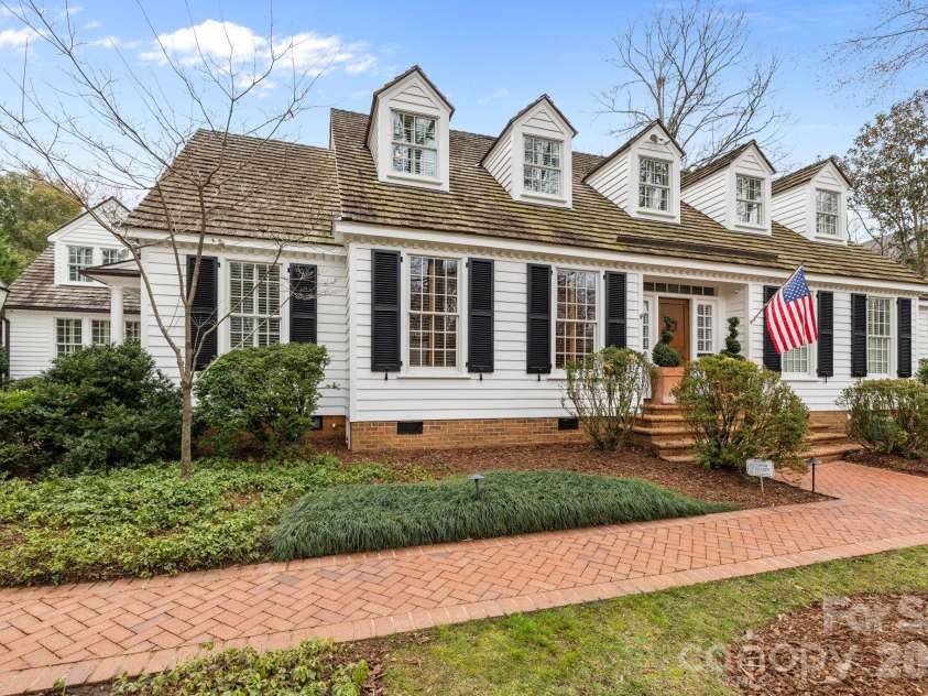 1219 Scotland Avenue, Charlotte, NC 28207.  MLS# CAR4352596, YatesRealty ID 3128. 