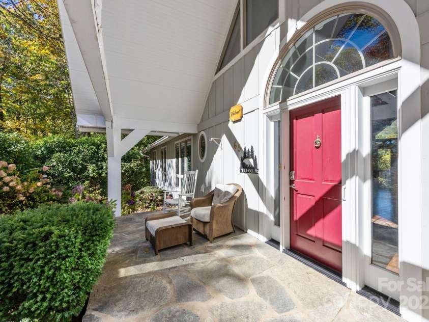 69 Blowing Ridge Lane, Sylva, NC 28779.  MLS# CAR4313190, YatesRealty ID 3128. 