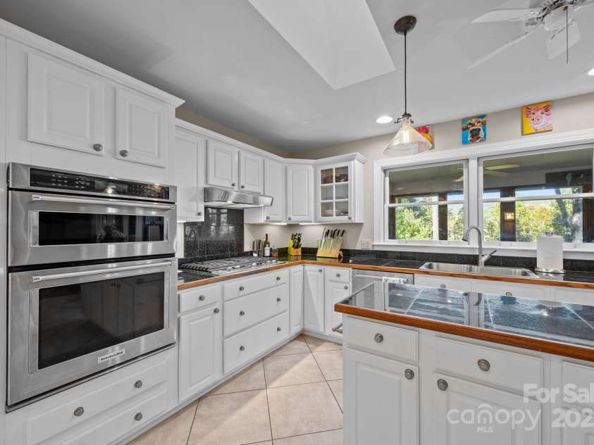 69 Blowing Ridge Lane, Sylva, NC 28779.  MLS# CAR4313190, YatesRealty ID 3128. 