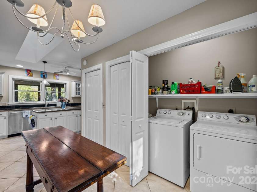 69 Blowing Ridge Lane, Sylva, NC 28779.  MLS# CAR4313190, YatesRealty ID 3128. 