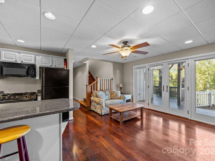 69 Blowing Ridge Lane, Sylva, NC 28779.  MLS# CAR4313190, YatesRealty ID 3128. 