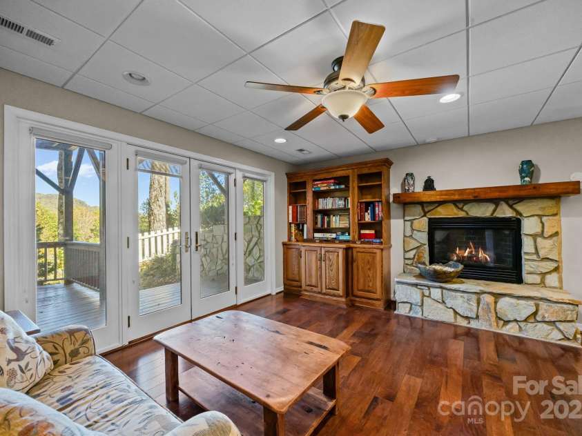 69 Blowing Ridge Lane, Sylva, NC 28779.  MLS# CAR4313190, YatesRealty ID 3128. 