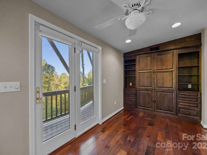 69 Blowing Ridge Lane, Sylva, NC 28779.  MLS# CAR4313190, YatesRealty ID 3128. 