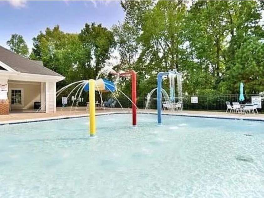2015 Savannah Hills Drive, Matthews, NC 28105.  MLS# CAR4280278, YatesRealty ID 31280. 