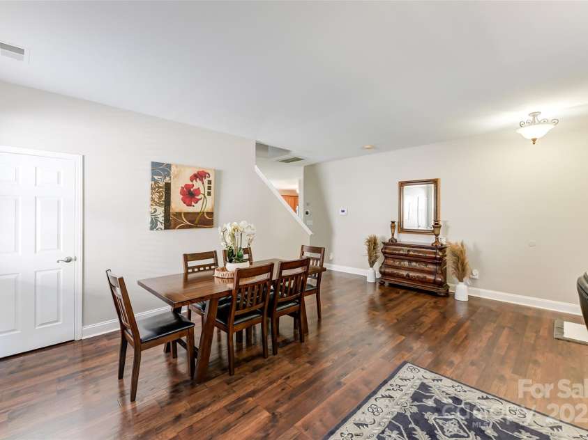 2015 Savannah Hills Drive, Matthews, NC 28105.  MLS# CAR4280278, YatesRealty ID 31280. 