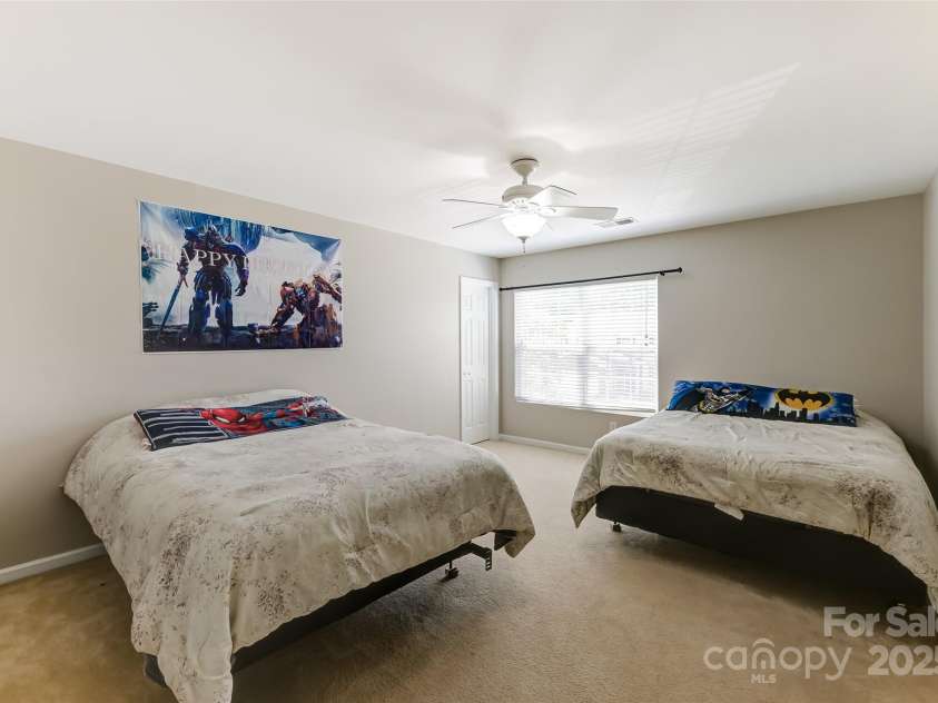 2015 Savannah Hills Drive, Matthews, NC 28105.  MLS# CAR4280278, YatesRealty ID 31280. 